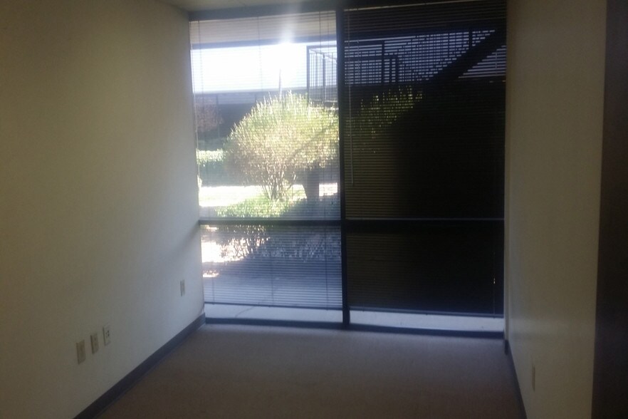 More Photos Of 7094 Peachtree Industrial Blvd, Peachtree Corners Office For Lease