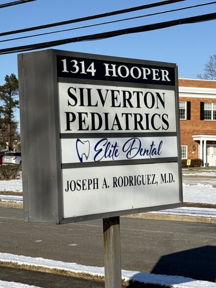 More Photos Of 1314 Hooper Ave, Toms River Medical For Lease