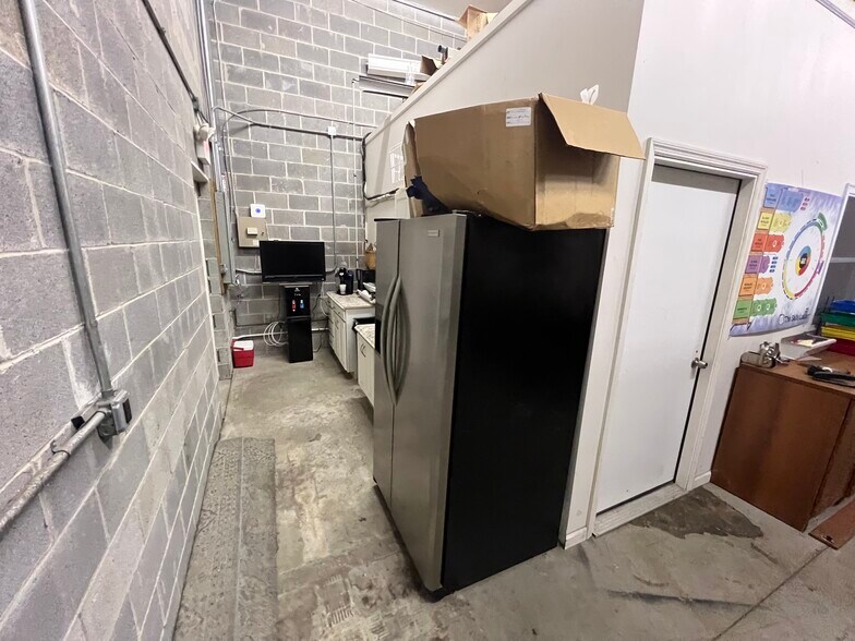 More Photos Of 6604 Delilah Rd, Egg Harbor Township Light Distribution For Lease