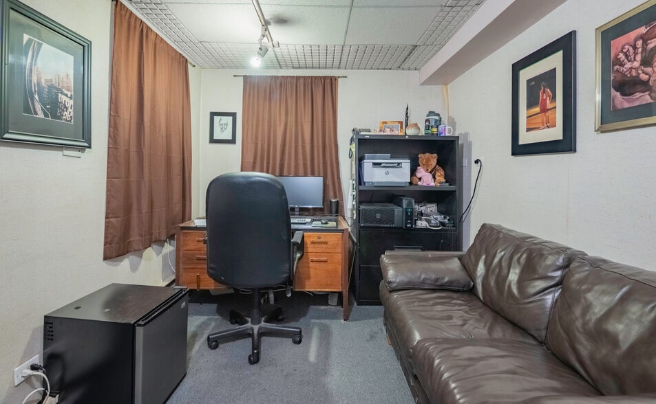 More Photos Of 9418 59th Ave, Elmhurst Office For Sale