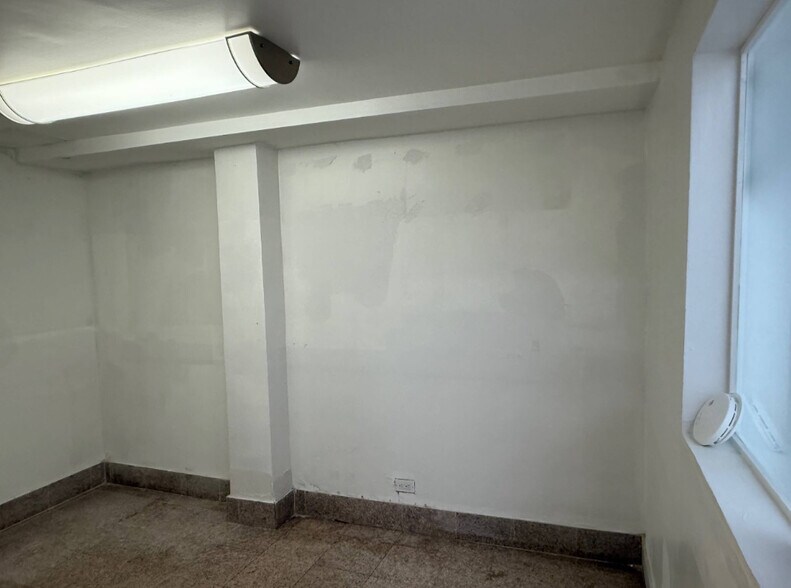 More Photos Of 14105 Northern Blvd, Flushing Healthcare For Sale