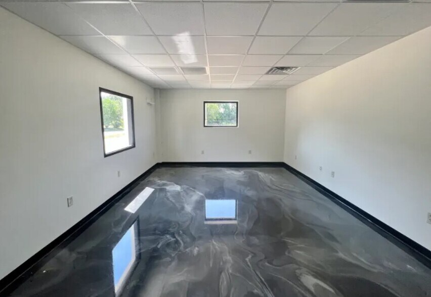 More Photos Of 301 Gundy Ln, Enterprise Warehouse For Lease