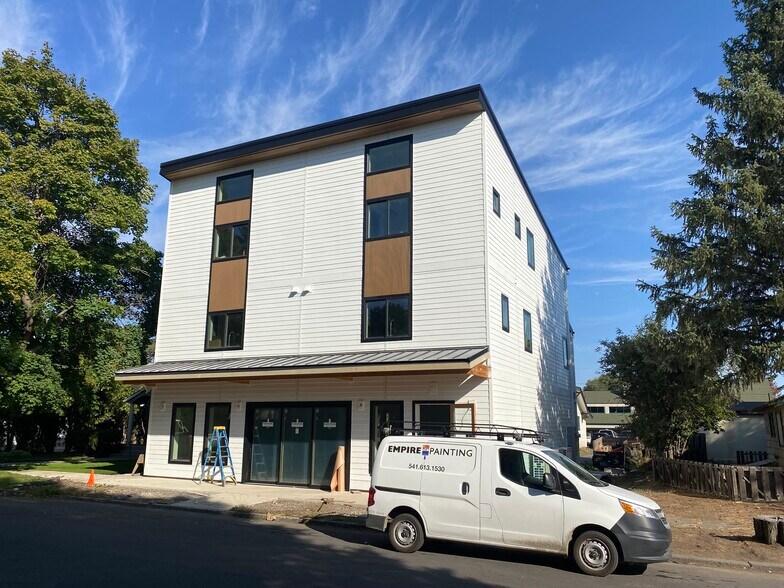 Primary Photo Of 38 NW Greeley Ave, Bend Apartments For Lease