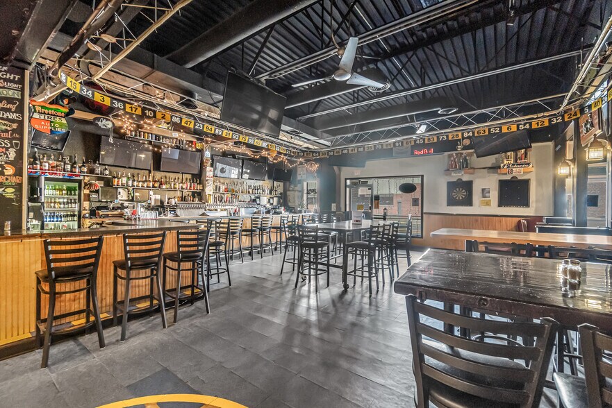 More Photos Of 192 Pine St, Bristol Restaurant For Sale