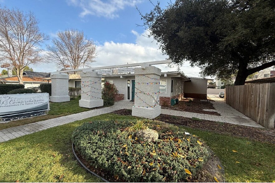 More Photos Of 1036 Vine St, Paso Robles Office For Sale