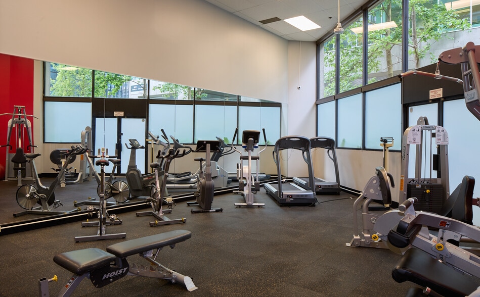 More Photos Of 1100 Melville St, Vancouver Office For Lease