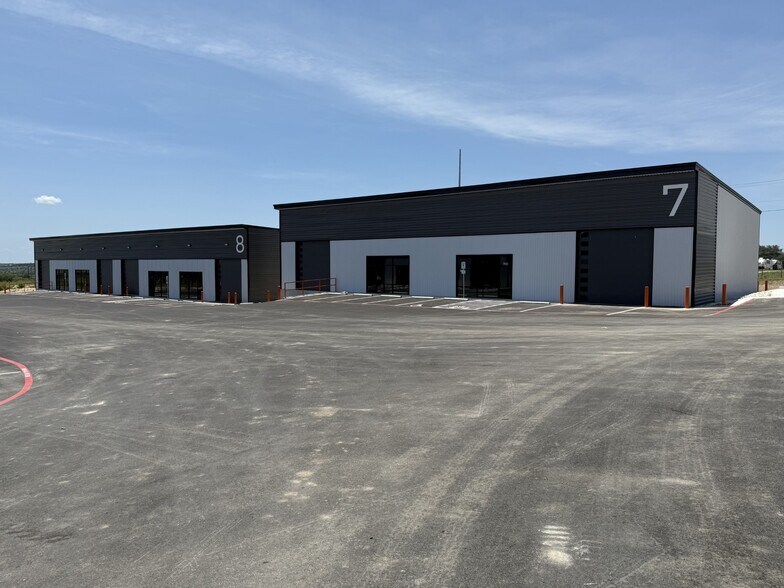 More Photos Of 6420 FM 1102, New Braunfels Unknown For Lease