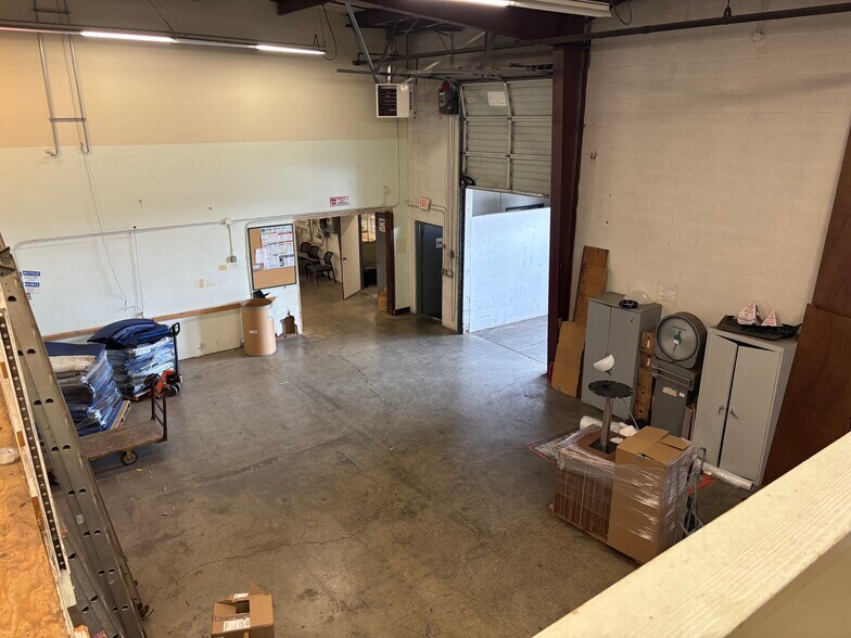 More Photos Of 14625-14640 SE 82nd Dr, Clackamas Manufacturing For Lease
