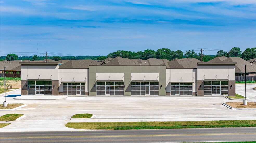 More Photos Of 10514-10524 E AR 72 Hwy, Pea Ridge Showroom For Lease