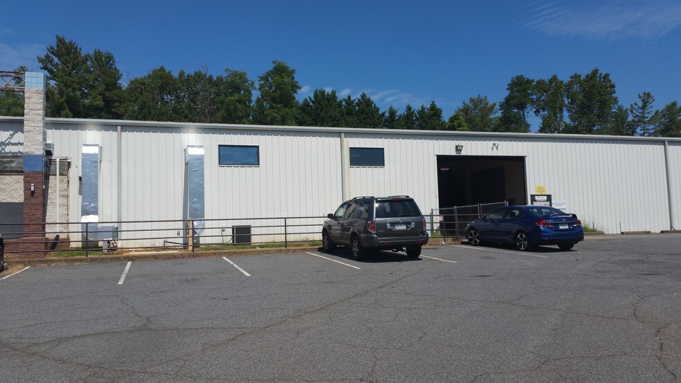 More Photos Of 340 Greenbrier Dr, Charlottesville Manufacturing For Lease