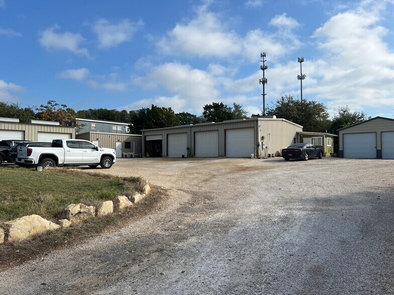 More Photos Of 3705 San Antonio St, Austin Warehouse For Lease