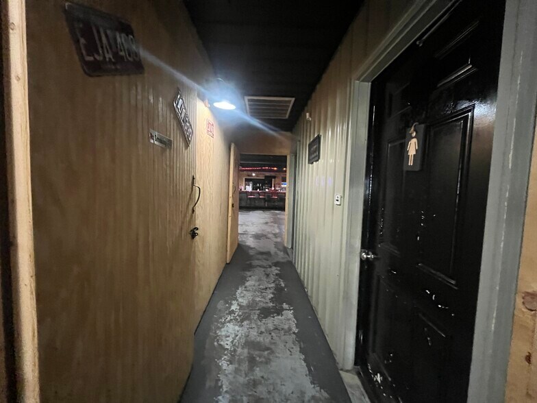 More Photos Of 219 Main St, Hale Flex For Sale