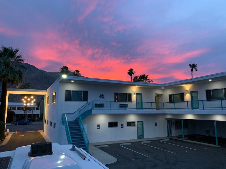 More Photos Of 664-668 N Palm Canyon Dr, Palm Springs Office For Lease