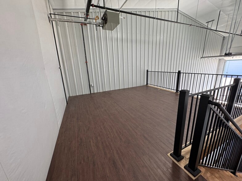 More Photos Of 360 Rancho Dr, Windsor Self Storage For Sale
