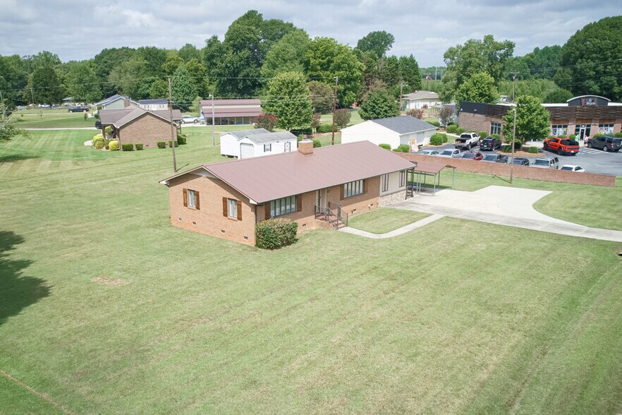 More Photos Of 128 Killian Farm Rd, Stanley Medical For Lease