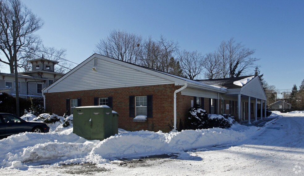 Primary Photo Of 550 E Main St, Riverhead Office For Lease