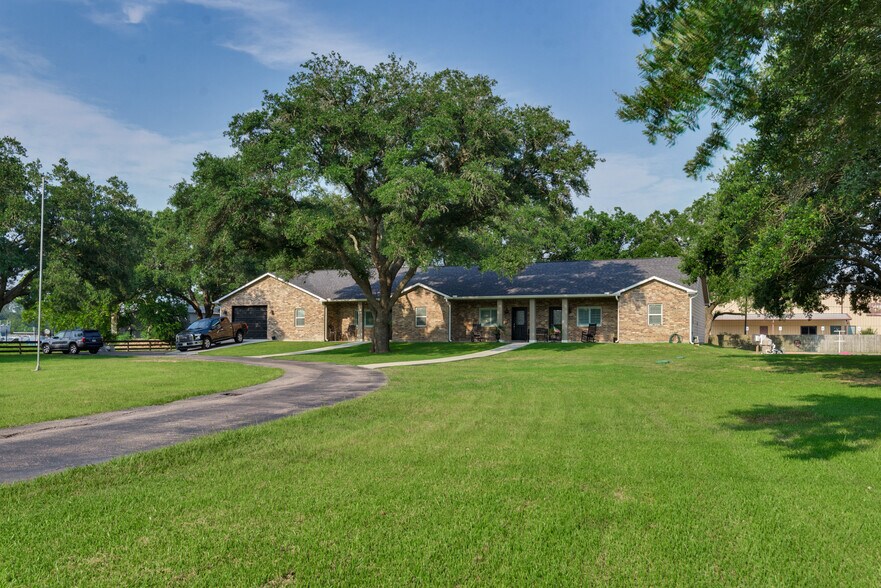 More Photos Of 16610 Mueschke Rd, Cypress Office Residential For Lease