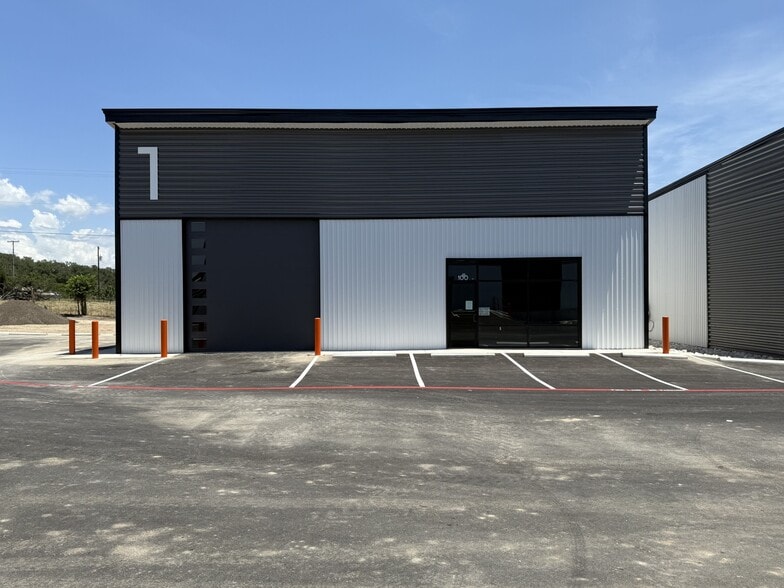 More Photos Of 6420 FM 1102, New Braunfels Unknown For Lease