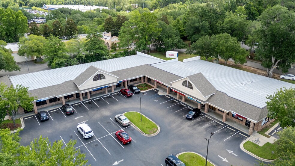 More Photos Of 1989 Capital Cir NE, Tallahassee Freestanding For Sale