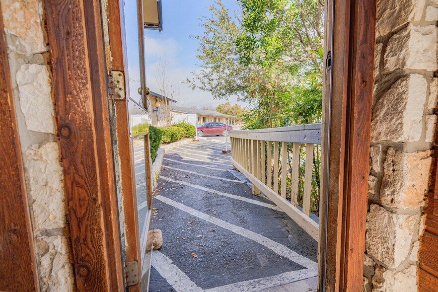 More Photos Of 1205 Main St, Bandera Restaurant For Lease