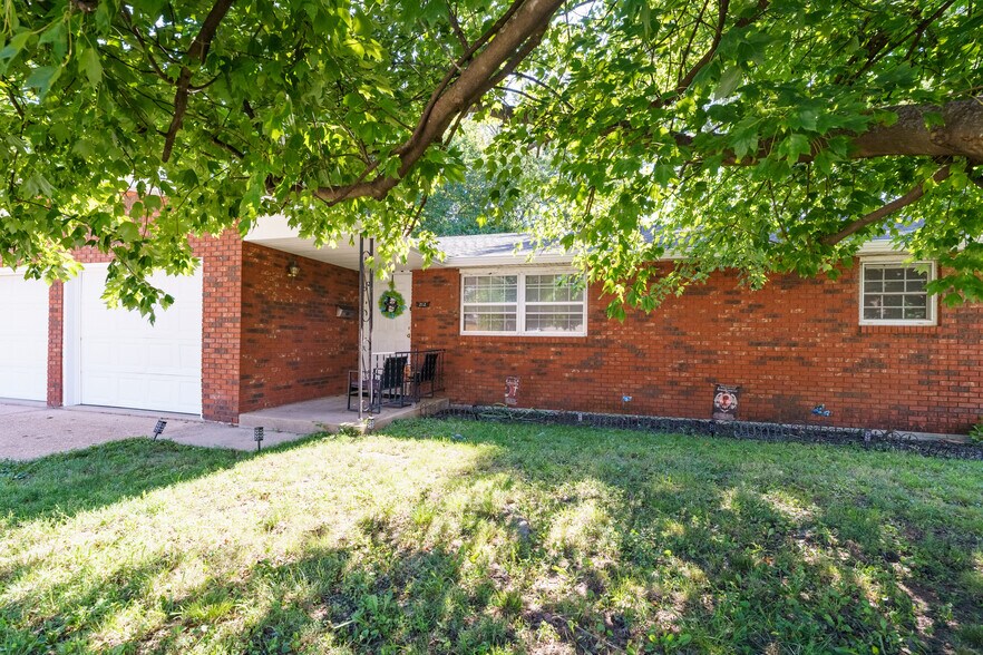 More Photos Of 210 Anderson Ln, Belleville Multifamily For Sale