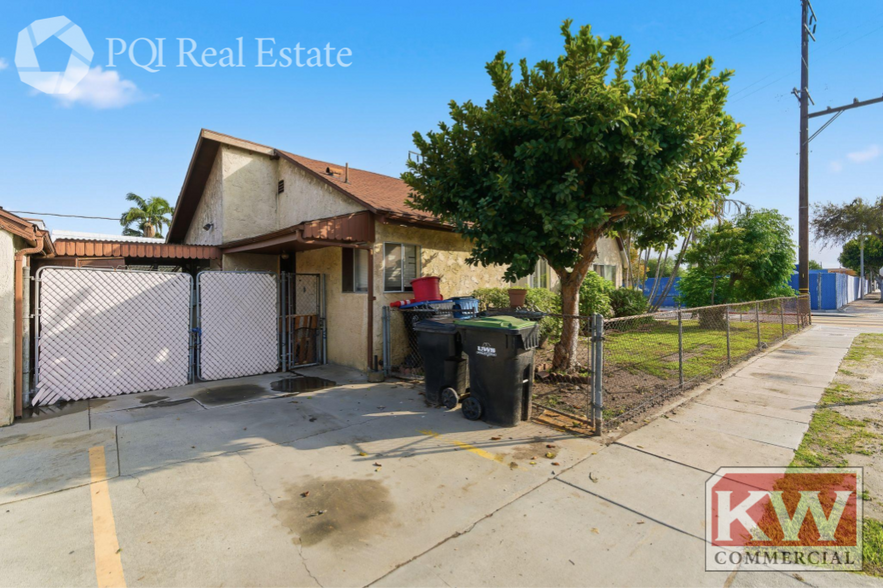 More Photos Of 4101 E 57th St, Maywood Multifamily For Sale