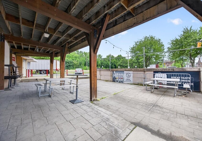 More Photos Of 650-654 S Main St, Wilkes-Barre Bar For Sale