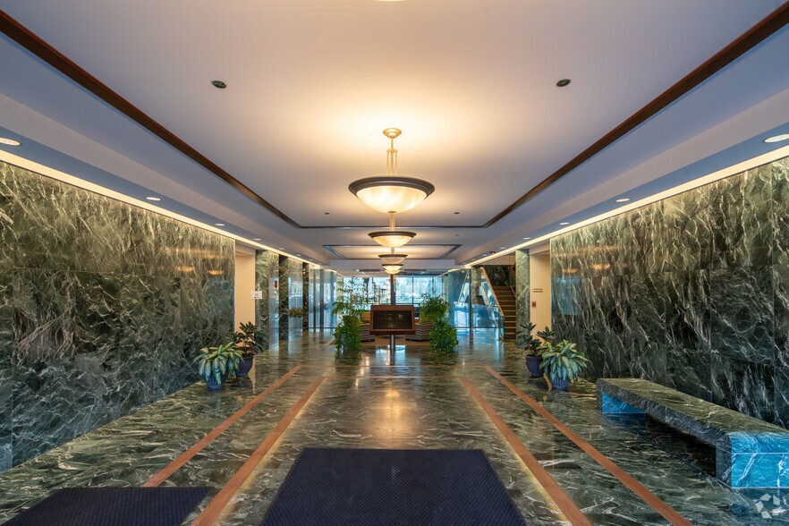 More Photos Of 2801 Lakeside Dr, Bannockburn Office For Lease