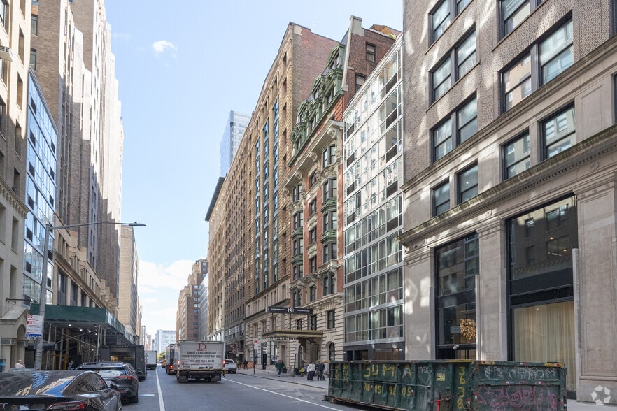 More Photos Of 34 E 32nd St, New York Hotel For Sale