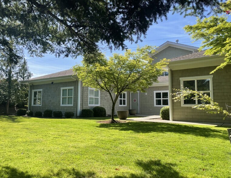 More Photos Of 3800 NE 4th St, Renton Office For Sale