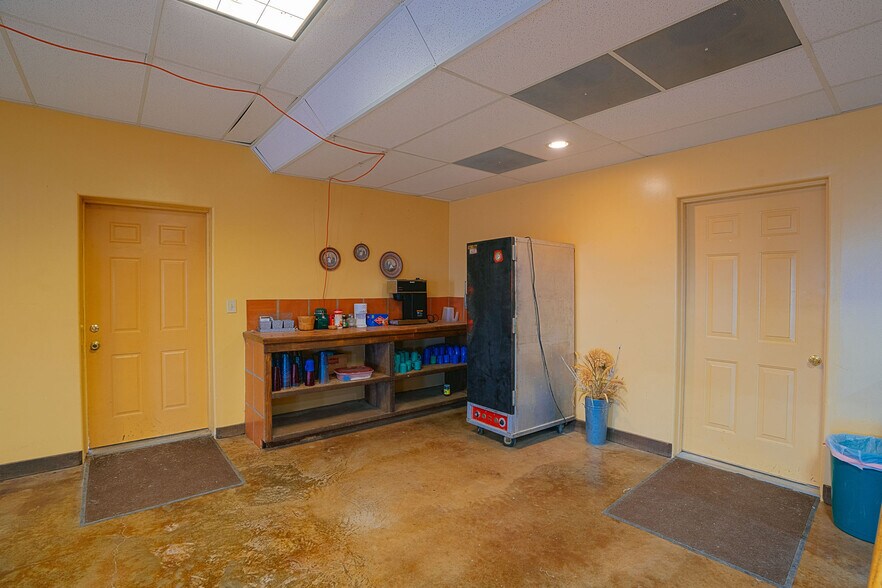 More Photos Of 1498 E. US-90, Marfa General Retail For Sale