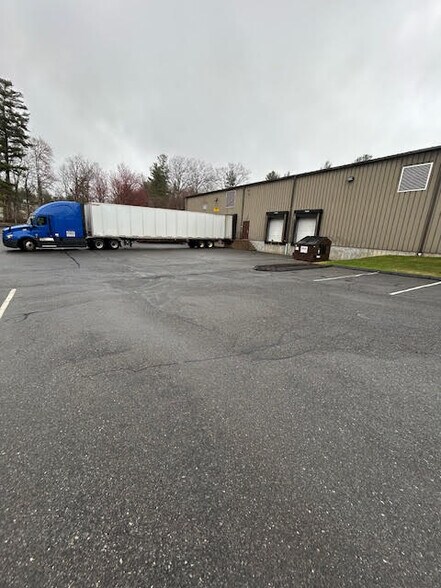 More Photos Of 299 Industrial Ln, Torrington Distribution For Lease