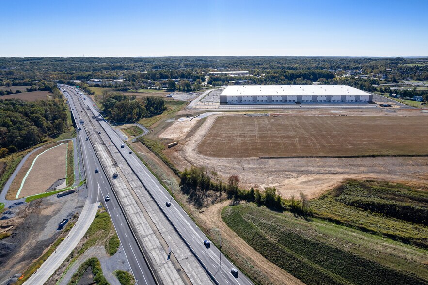 More Photos Of 1130 N Pottstown Pike, Exton Distribution For Lease
