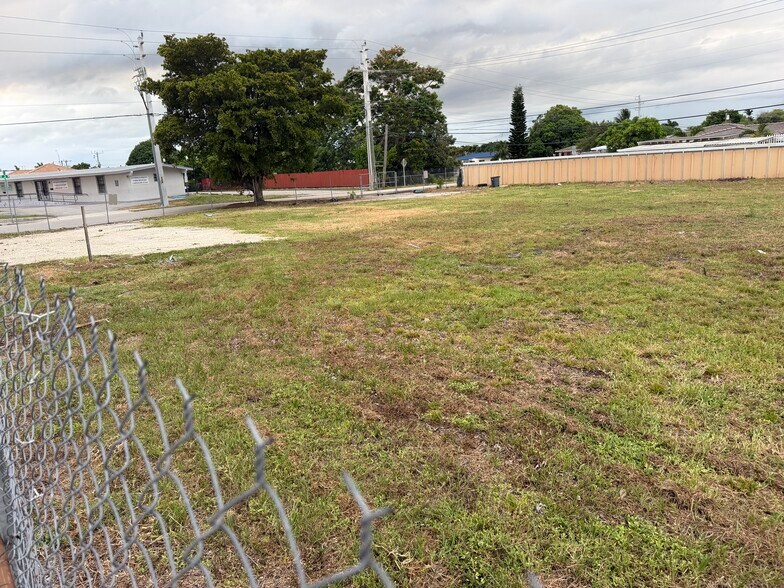 More Photos Of 291 W 49th St, Hialeah Land For Lease