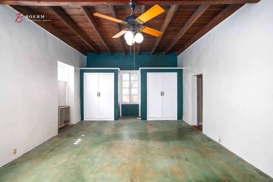 More Photos Of 514 Paris St, Castroville Storefront Retail Office For Sale