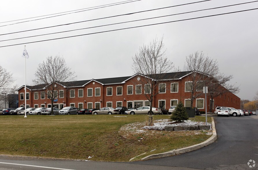 More Photos Of 5075 N Service Rd, Burlington Warehouse For Lease
