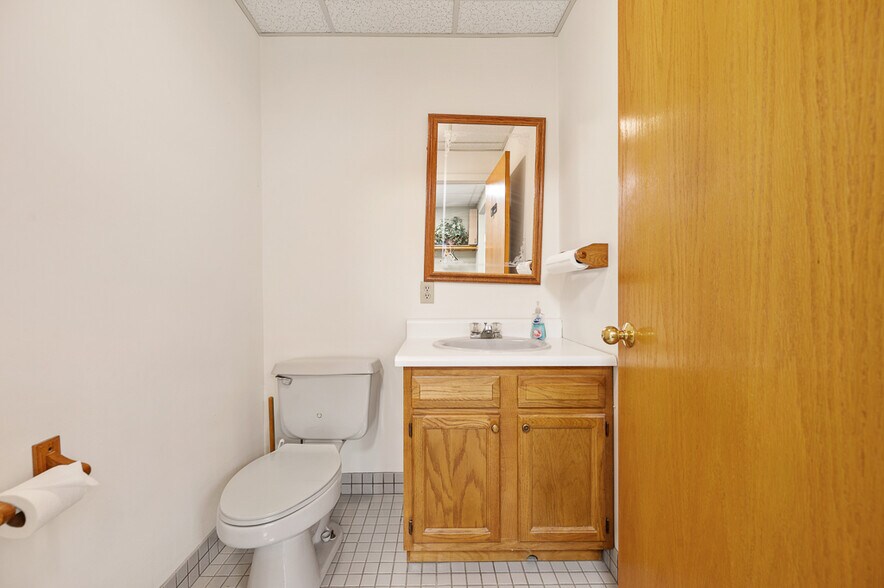 More Photos Of 176 East Main St, Westborough Medical For Sale