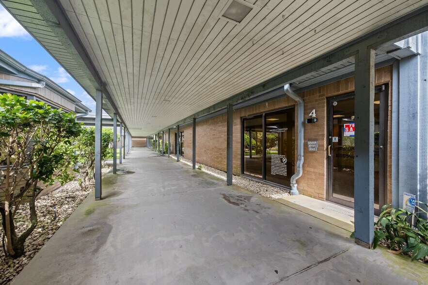 More Photos Of 13414 Medical Complex Dr, Tomball Medical For Sale