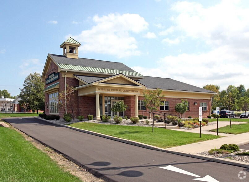 More Photos Of 815 Ridge Rd, Webster Bank For Lease