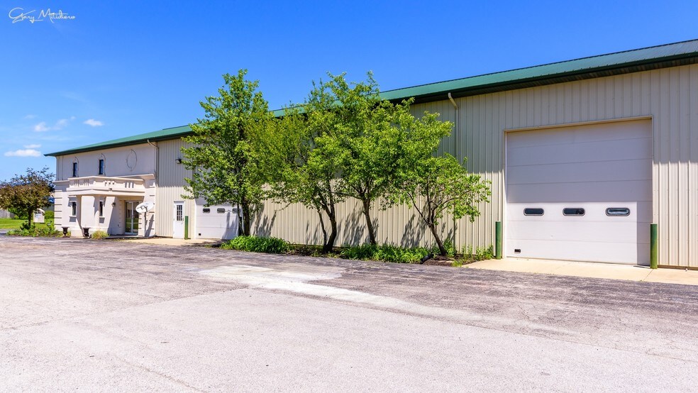 More Photos Of 1255 Erie Ct, Crown Point Light Distribution For Lease