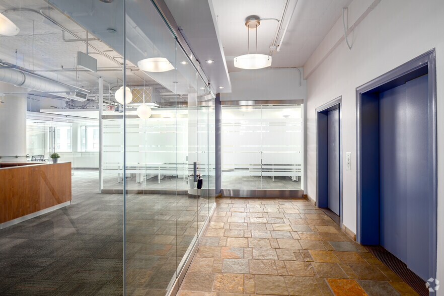 More Photos Of 119 Spadina Ave, Toronto Loft Creative Space For Lease
