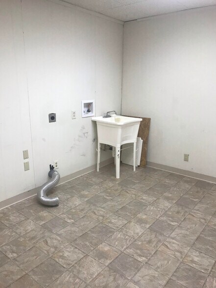 More Photos Of 2720 Wrondel Way, Reno Office For Lease