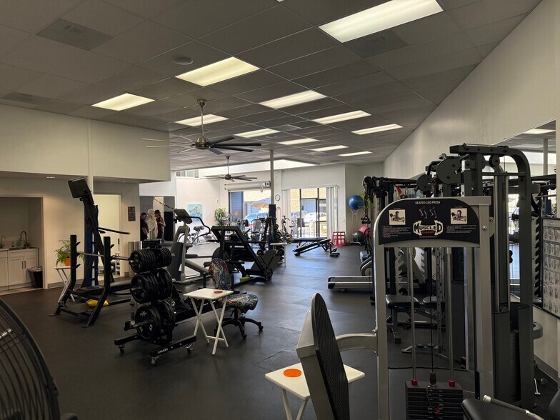 More Photos Of 151 Kalmus Dr, Costa Mesa Light Manufacturing For Lease