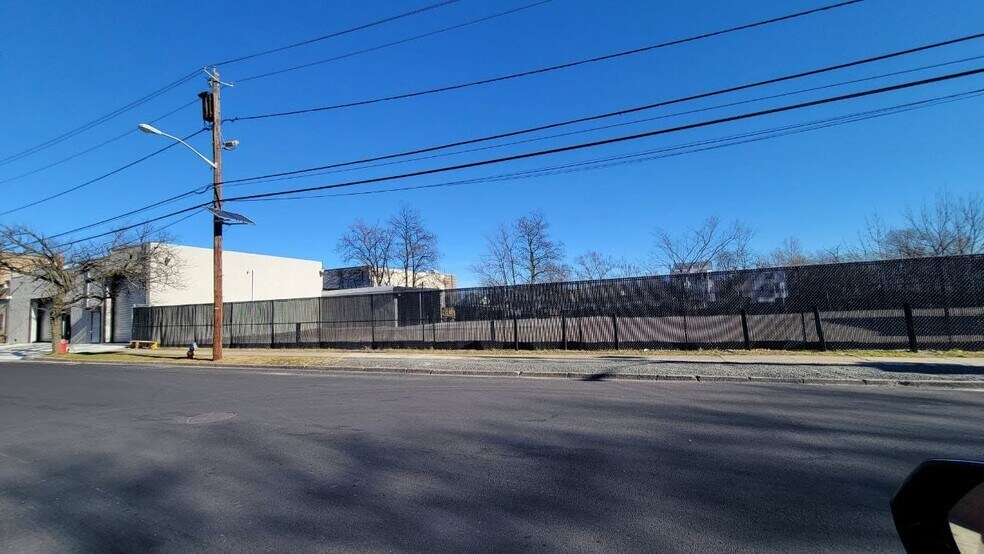 More Photos Of 160-178 Jelliff Ave, Newark Warehouse For Sale