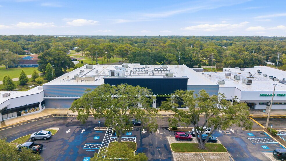 More Photos Of 2519 N McMullen Booth Rd, Clearwater Freestanding For Lease