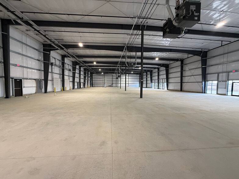 More Photos Of 4100 E Producer Ln, Sioux Falls Distribution For Lease