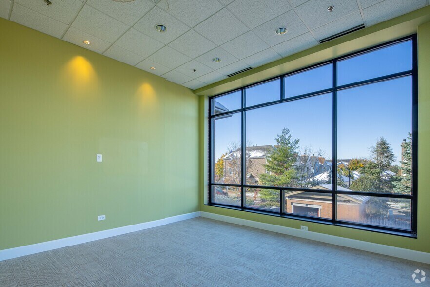 More Photos Of 2300 Lehigh Ave, Glenview Storefront Retail Office For Lease