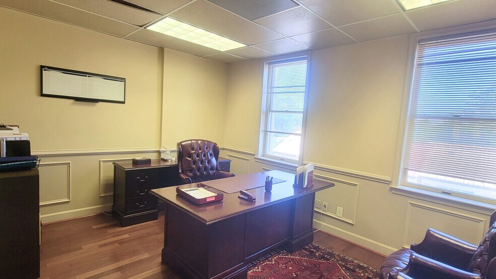 More Photos Of 12100-12128 Heritage Park Cir, Silver Spring Medical For Lease