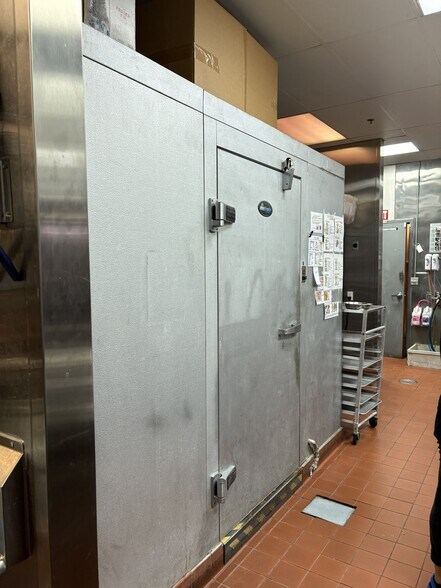 More Photos Of 1661 E Monte Vista Ave, Vacaville General Retail For Lease