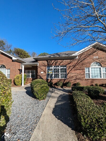 More Photos Of 1005 Weatherstone Pky, Woodstock Office For Lease